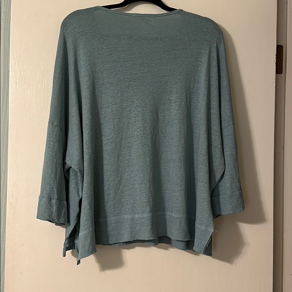 Top - Picture 2 of 2